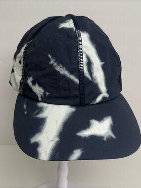 Lululemon Baller Hat Soft Adjustable One Size Indigo Ice Print Blue White